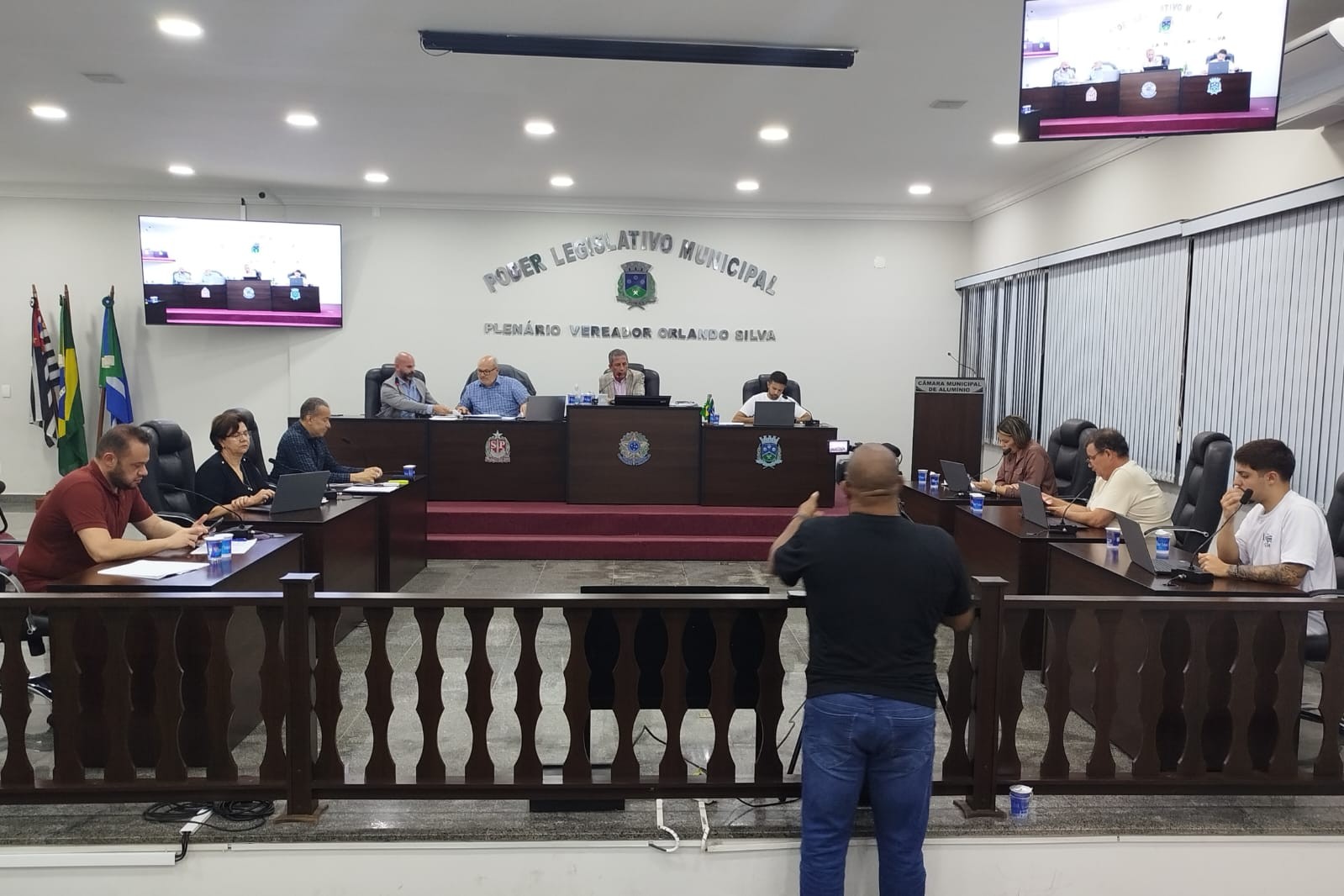 RESUMO DA 33ª SESSÃO ORDINÁRIA E DA 33ª SESSÃO EXTRAORDINÁRIA DA 9ª LEGISLATURA